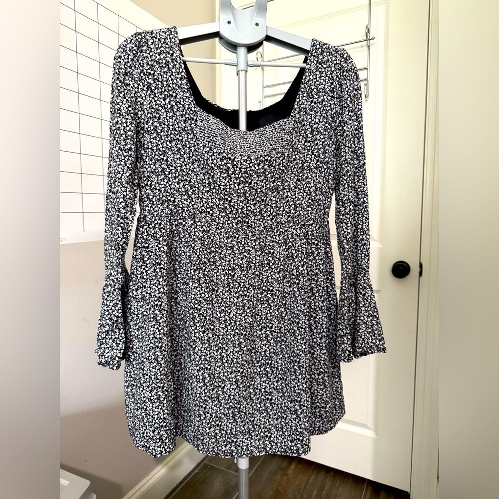 Lumiere Black and White Floral Dress Long Sleeve Square Neckline Women’s Meduim